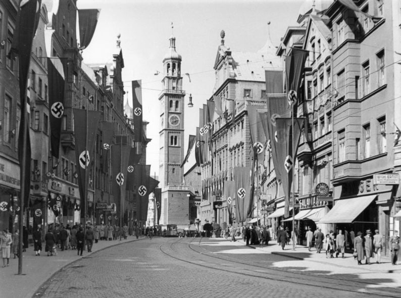 15_Augsburger Maximilianstra·e mit Rathaus und Perlachturm 1938_Sammlung HÑu·ler