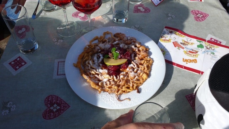 Alta Badia - Restaurant La Munt - Strauben mit Preiselbeeren