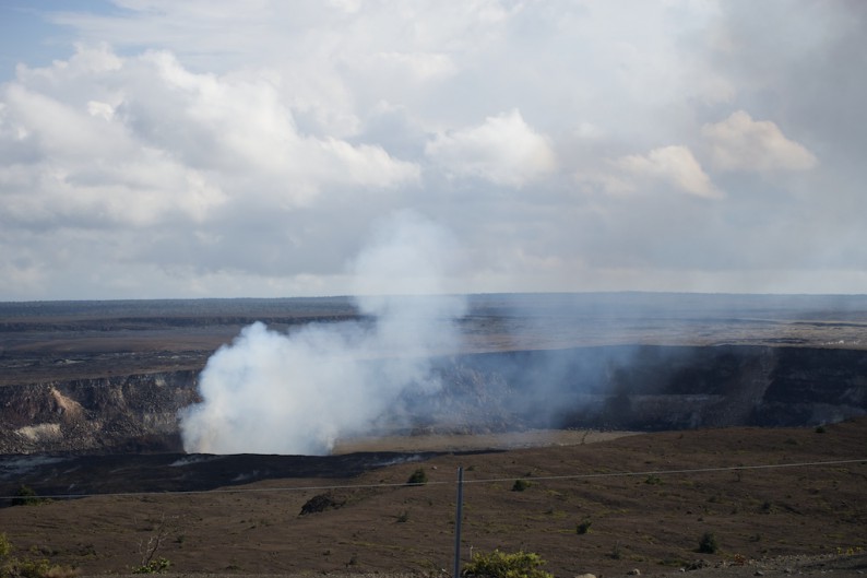 Big Island - Hawaii Volcanoes NP - Krater Halemaumau