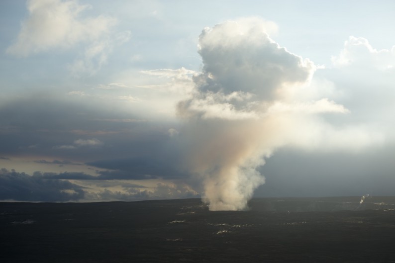 Big Island - Volcano NP - Halemaumau Krater