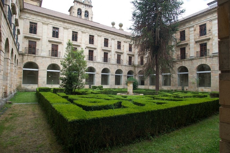 Corias - Parador Monasterio de Corias - Kreuzgang