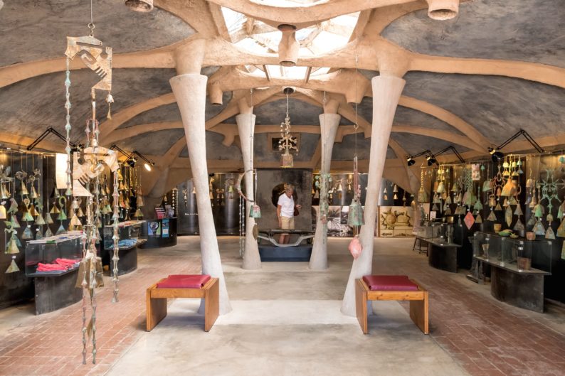 Cosanti_Showroom_Wide.jpg (1)