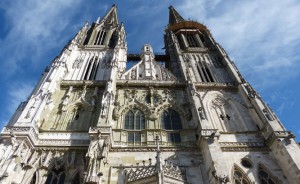eine der bedeutendsten Kathedralen Deutschlands ist der Dom in Regensburg 