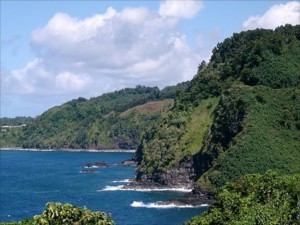 Das ist der Küstenlinie im Osten von Maui, entlang der "Road to Hana".