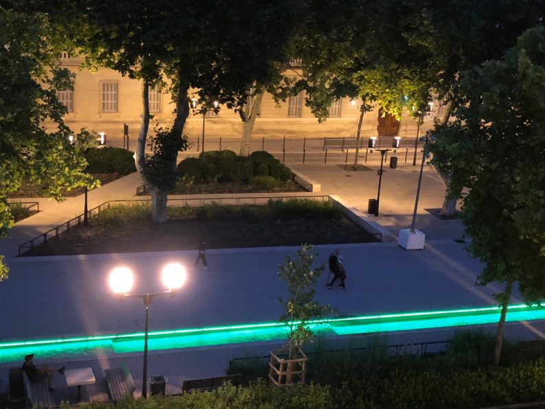 Nimes - Blick auf den Place des Arènes