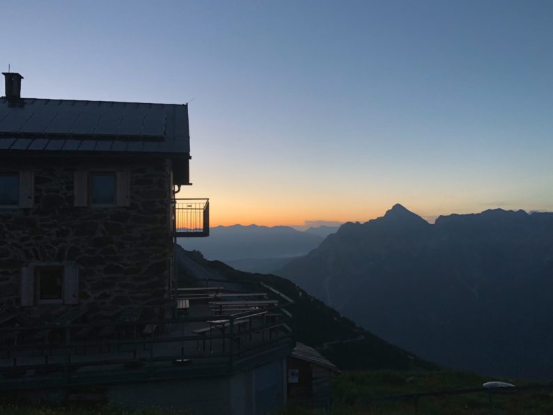 die Starkenburger Hütte gegen 5 Uhr