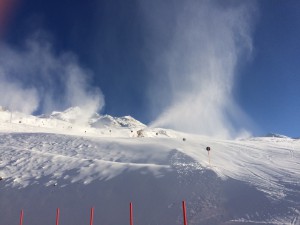 Fahnen von Schnee im Skigebiet von Hochgurgl