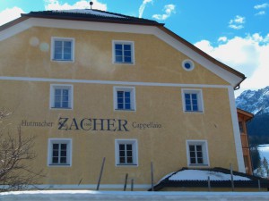 Schon das Haus zeigt die lange Tradition des Hutmachers Zacher. 