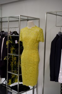 Sommerkollektion von Valentino in gelber Spitze