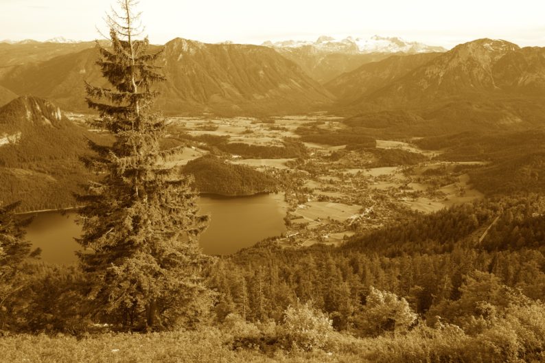 Loser - Blick auf den Grundlsee