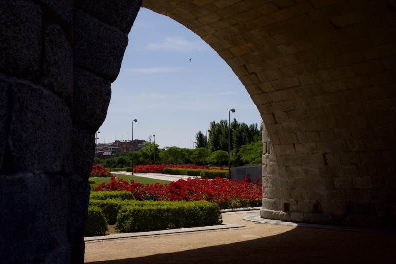 Madrid Rio - Blick durch die Toledo - Brücke