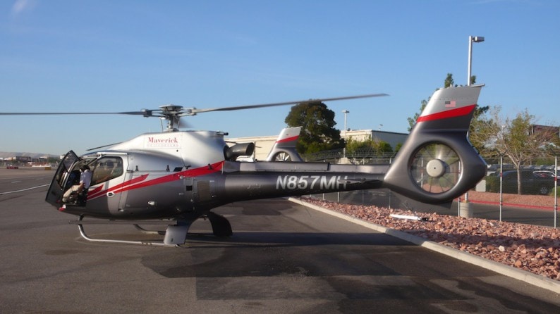 In den Helikoptern von Maverick fliegt man zum Grand Canyon