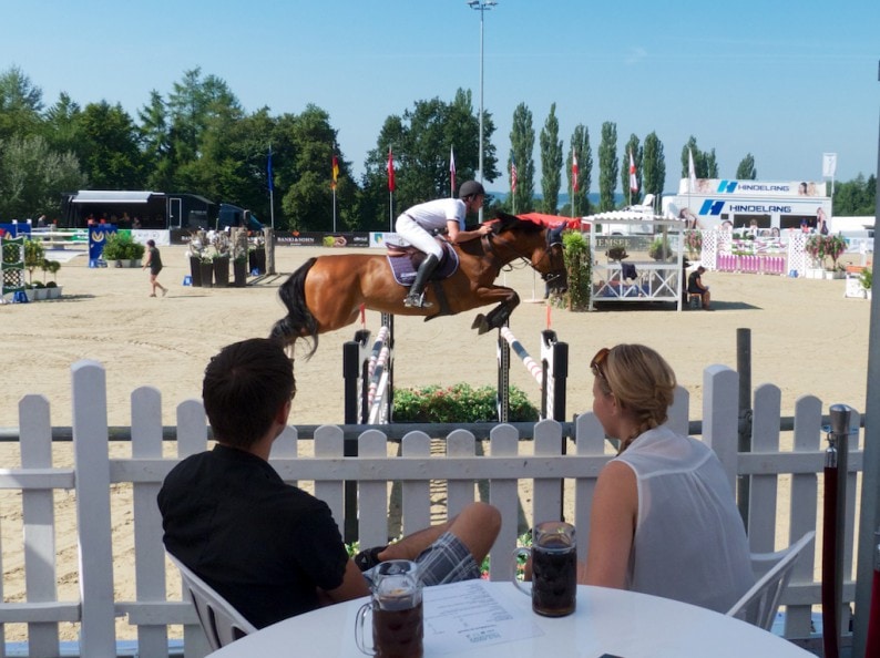 Ein perfekter Platz mit Blick über den Springplatz