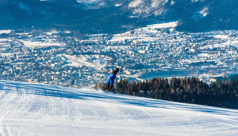 Skigebiet Gerlitzen mit Blick auf Villach Foto Hannes Pacheiner