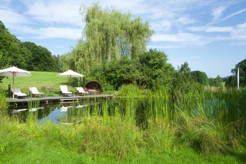 Schloßhotel Oberambach - Naturteich