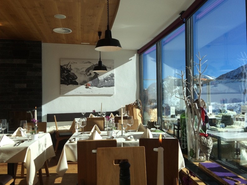 Stubaier Gletscher - Bergstation Eisgrat -Restaurant Schaufelspitz