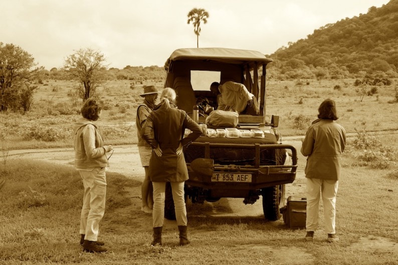 Tanzania - Ruaha NP - Frühstück im Busch