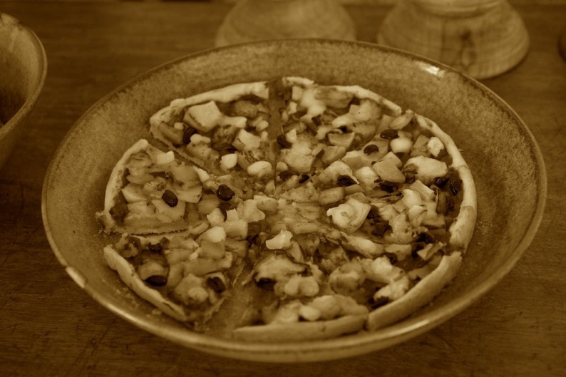 Tanzania - Ruaha NP - Lunch mit veg. Pizza