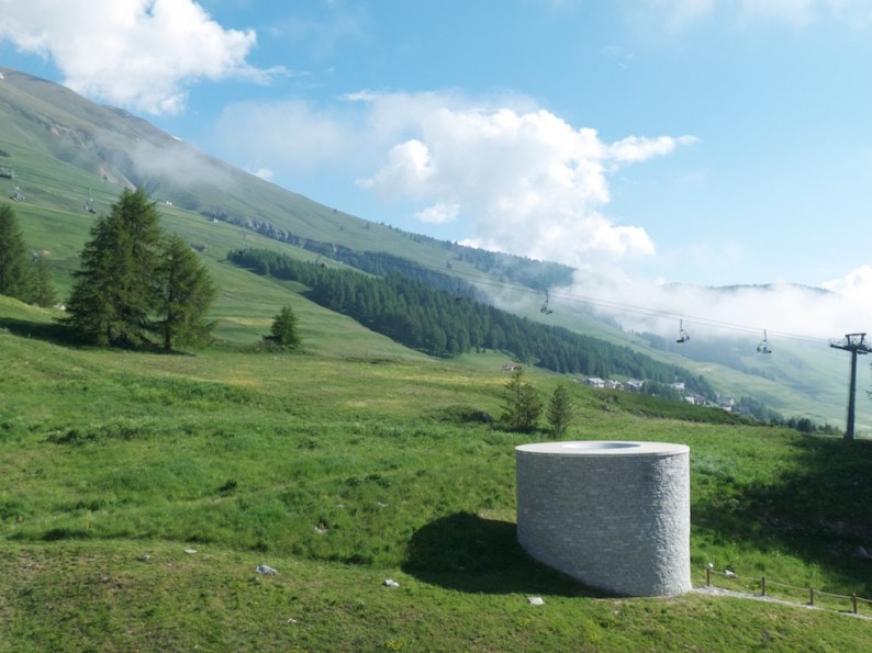 Zuoz - Hotel Castell Skyspace von James Turrell